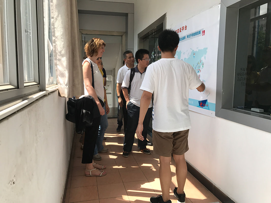 意大利費拉拉大學托馬斯教授調(diào)研團一行蒞臨常平科技園參觀調(diào)研