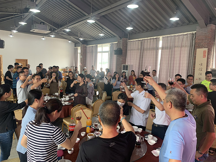 【花好月圓人團圓】東科集團雙節(jié)相聚一堂 【花好月圓人團圓】東科集團雙節(jié)相聚一堂