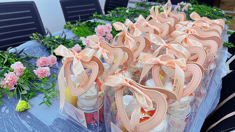 三八婦女節(jié)丨祝福所有女人：愿你笑靨如花，一生不減芳華！