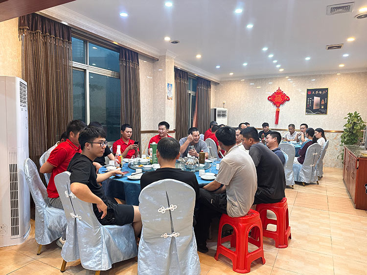 金秋時節，月圓共聚|東科集團宴請工地工友聚餐活動